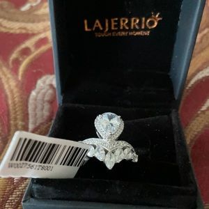 Bling ring by Lajerrio size US8 weight 5.59g NWT perfect giift